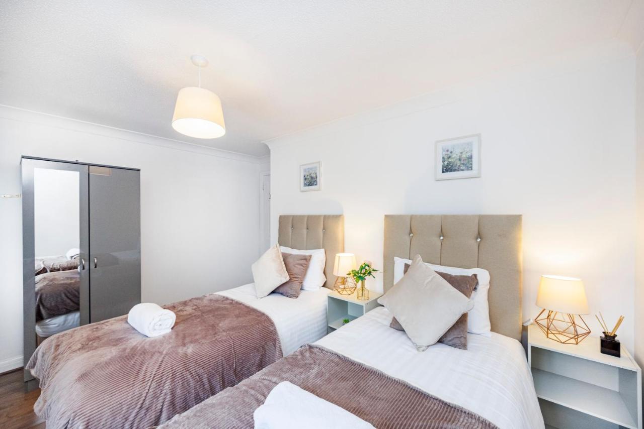 Lovely 2 Bd Hse With Parking Near Excel Londen Buitenkant foto