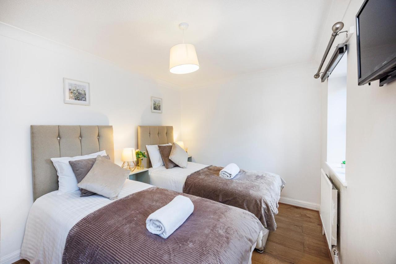 Lovely 2 Bd Hse With Parking Near Excel Londen Buitenkant foto