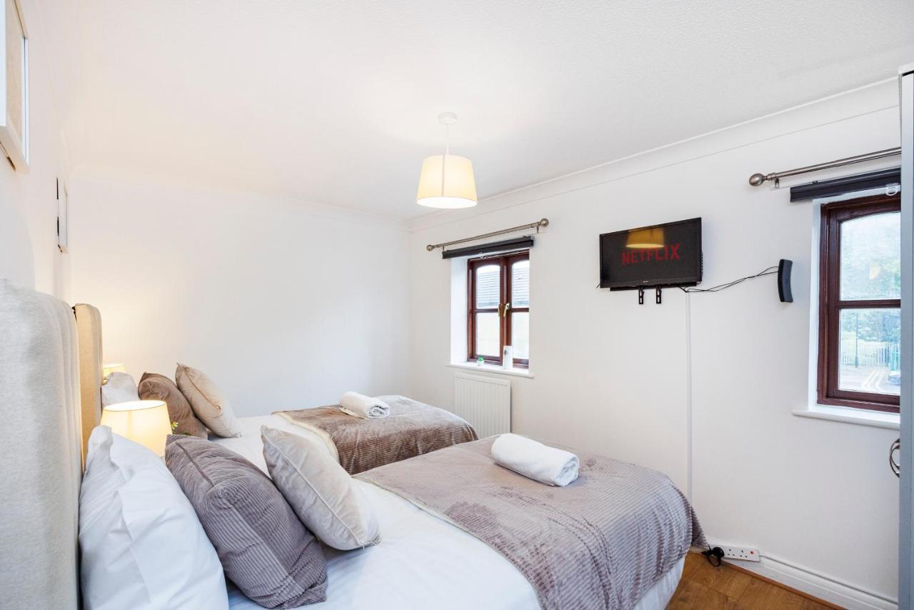 Lovely 2 Bd Hse With Parking Near Excel Londen Buitenkant foto