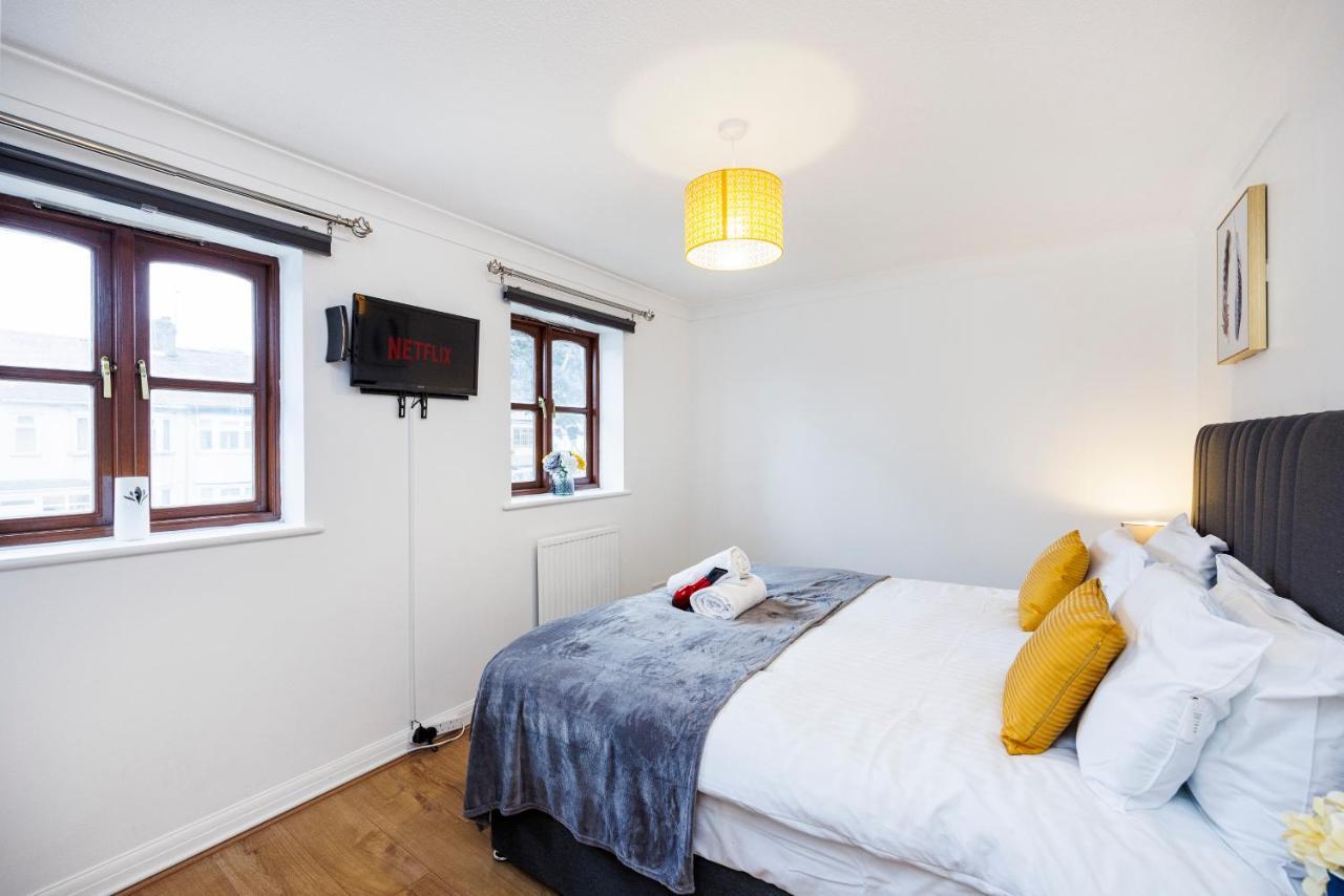 Lovely 2 Bd Hse With Parking Near Excel Londen Buitenkant foto